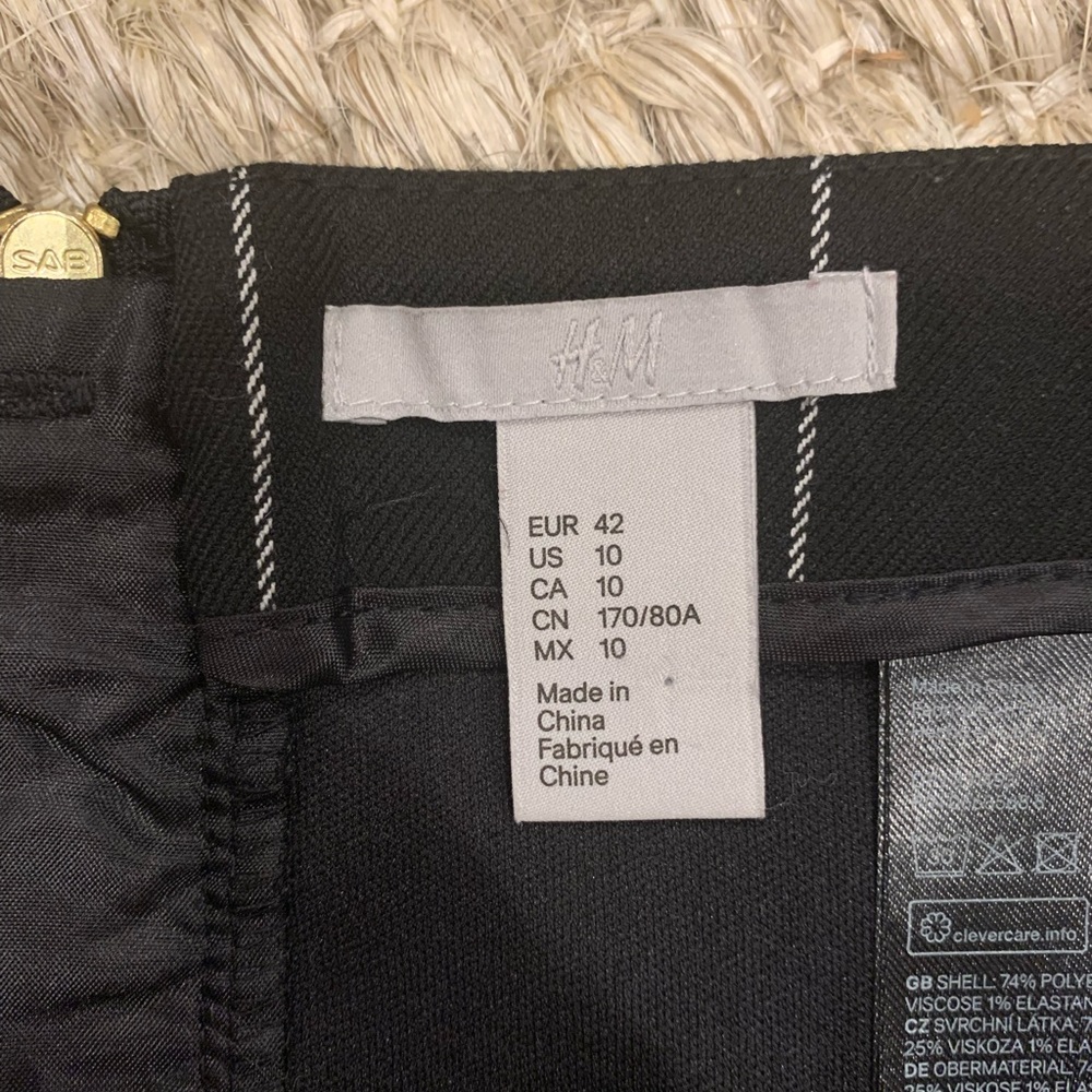 H&M Windowpane Mini Skirt - Picture 4 of 4